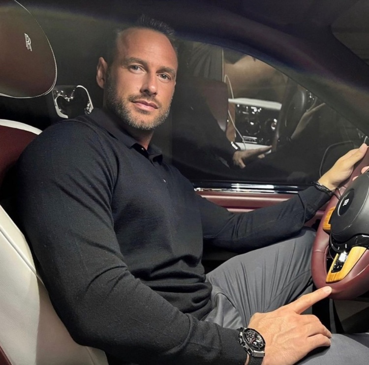 开云体育官方网页-太阳报：自称亿万富翁，一名商人声称正竞购切尔西多数股权